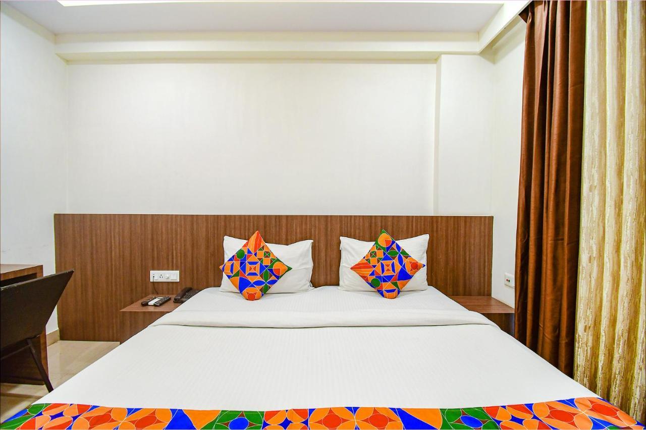 Fabhotel Kzar Select - 2Km From Park Street Calcutta Buitenkant foto