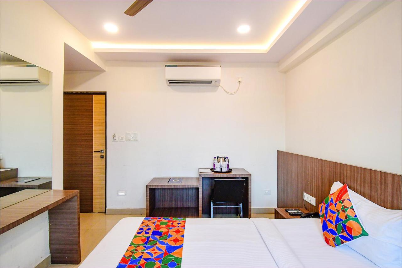 Fabhotel Kzar Select - 2Km From Park Street Calcutta Buitenkant foto