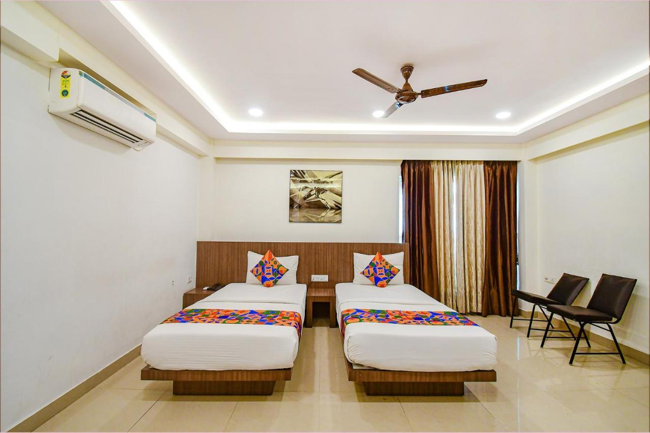 Fabhotel Kzar Select - 2Km From Park Street Calcutta Buitenkant foto