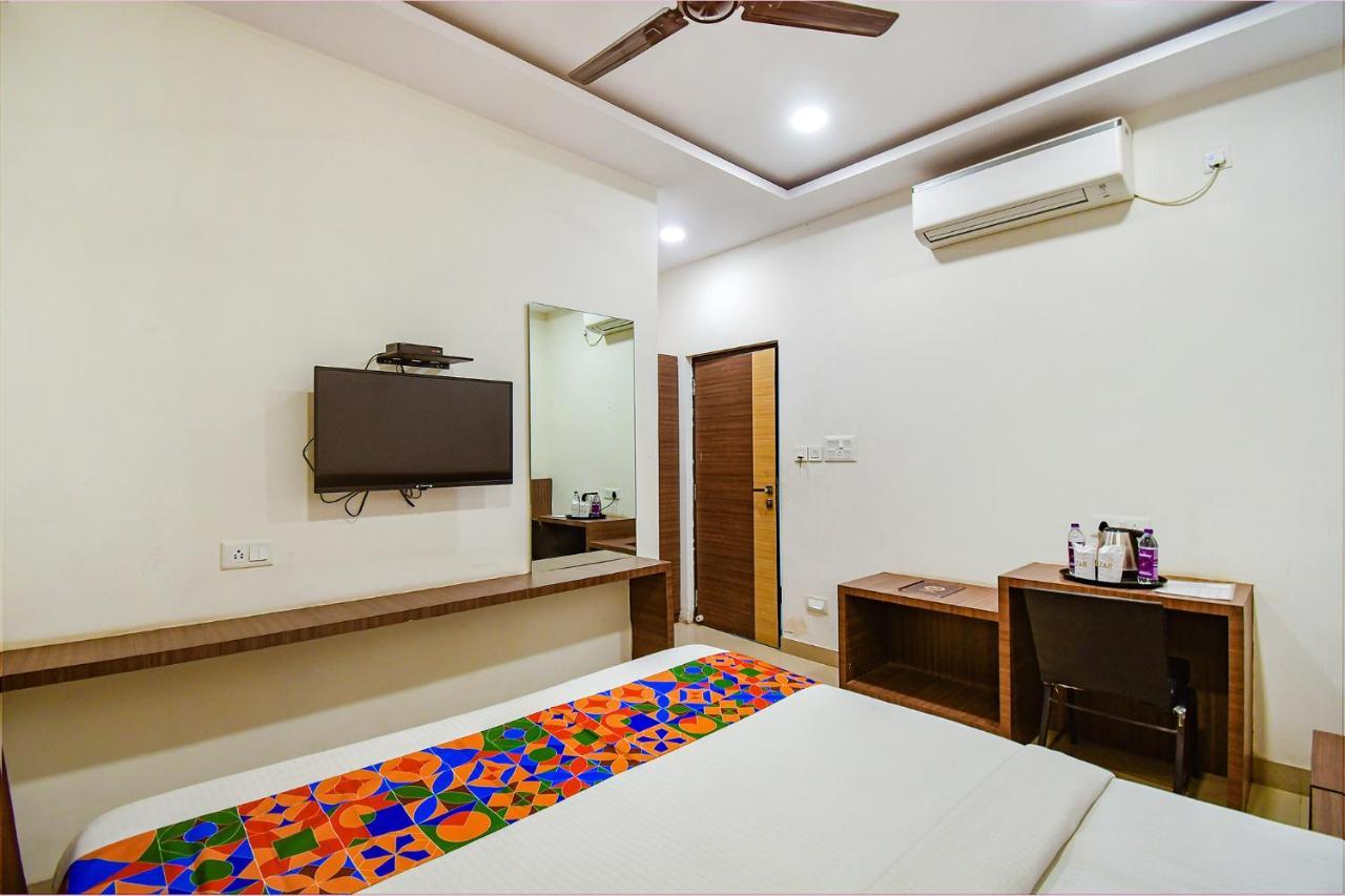 Fabhotel Kzar Select - 2Km From Park Street Calcutta Buitenkant foto